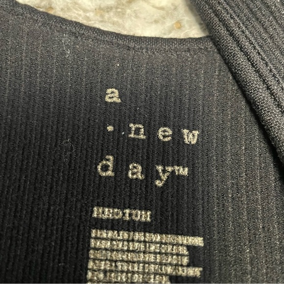 A New Day Black Ribbed Tank Top Women’s Size Medium - Picture 7 of 7